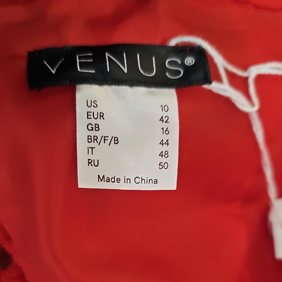 VENUS Vibrant Scarlet Lace Top NWT - Picture 4 of 7